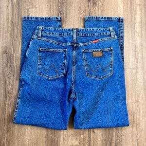 Wrangler High Rise Straight Leg Sz 32 waist